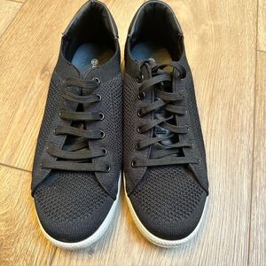 Seed Heritage Black unisex Sneakers. Size 40. Women’s 9.5 Versatile, casual